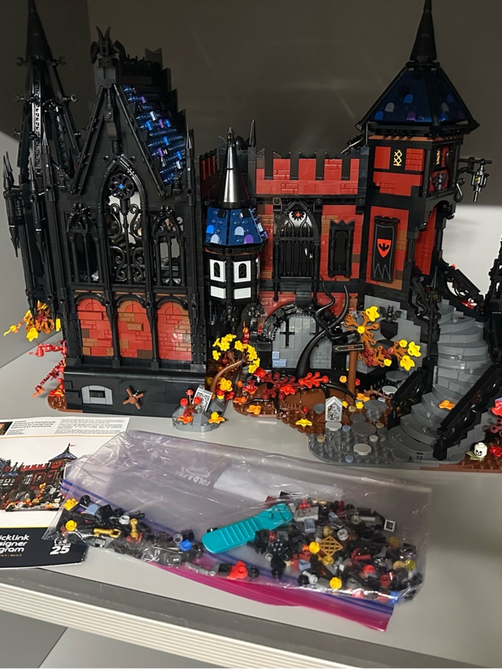 LEGO Bricklink Aventure to Transylvania 910049 NO MINIFIGS
